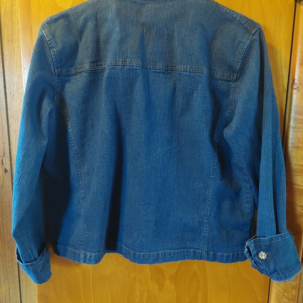 Jean Jackets - Picture 5 of 5